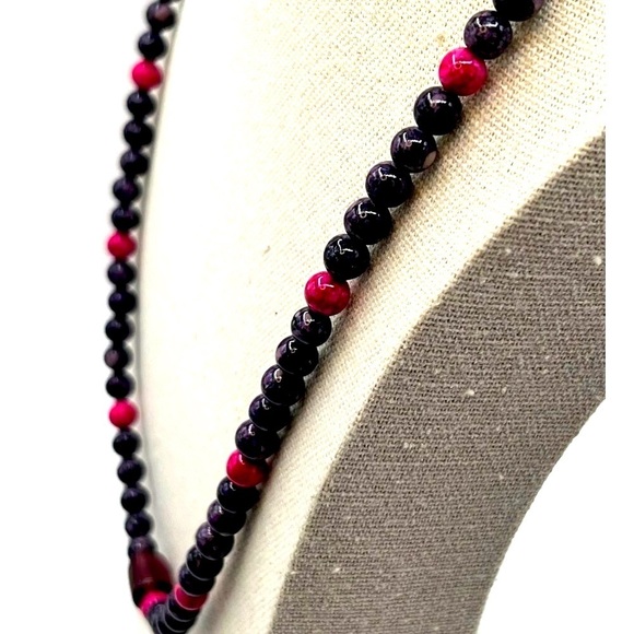 Beaded Necklace With Amethyst and Pink Crackle Quartz Beads - Picture 2 of 9
